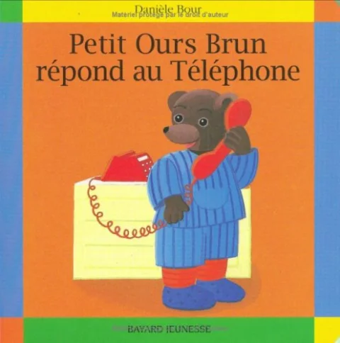 Petit Ours brun répond au téléphone