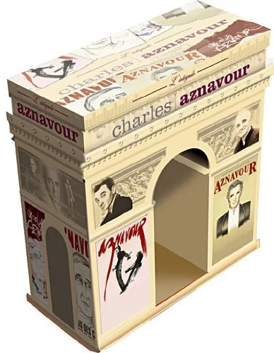 Charles Aznavour : L'Intégrale - Coffret 44 CD - Packaging de luxe en forme d'Arc de Triomphe