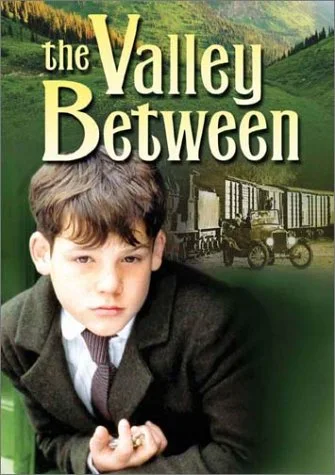 Valley Between (2pc)